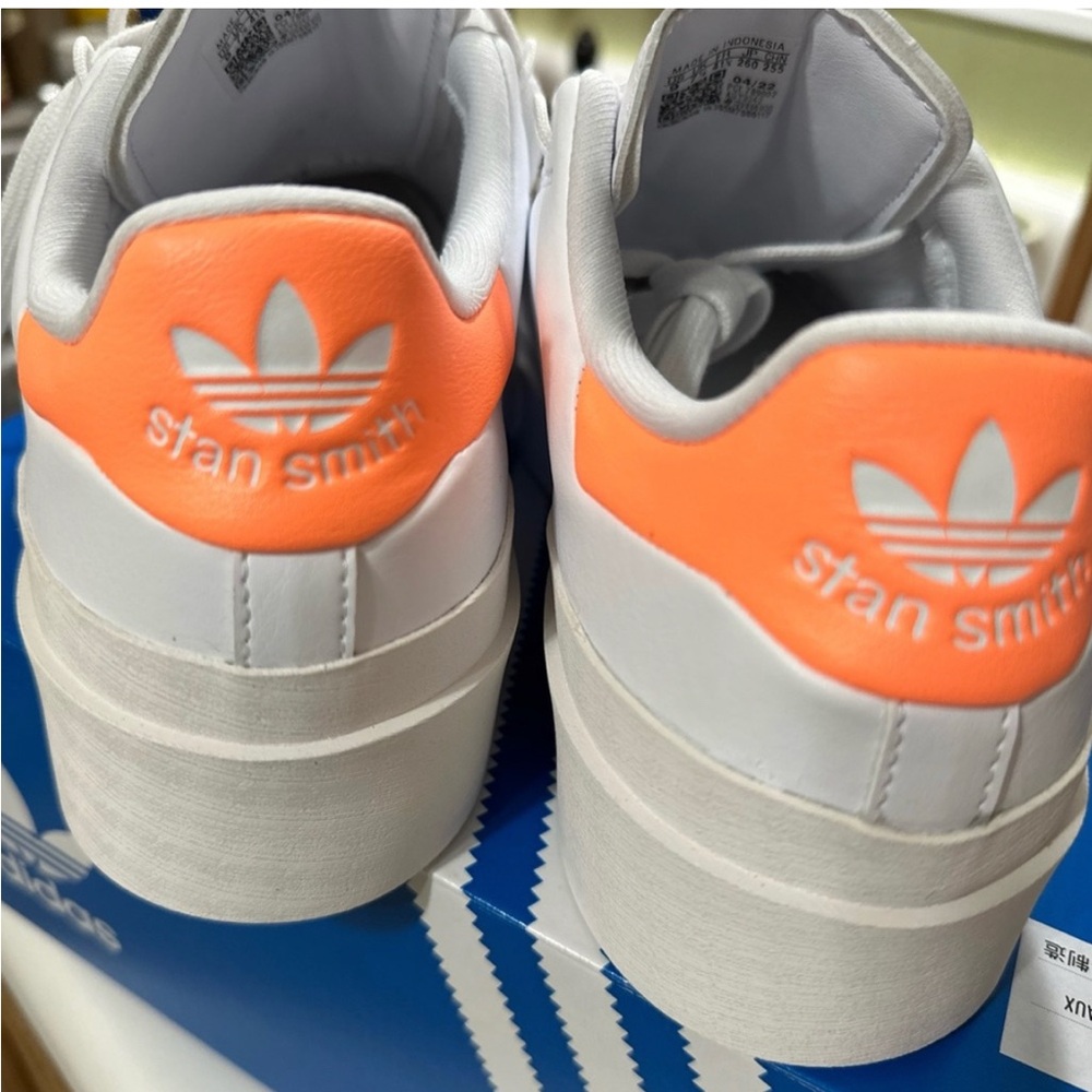 STAN SMITH BONEGA SHOES 9 fits 8.5 imo runs small